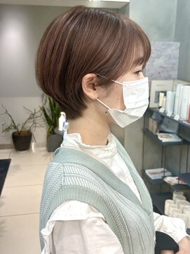 ヴェイン 渋谷(vain) ハイライトピンクベージュカラー 大人かわいい丸みショート