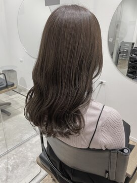 ヒトノワ(Hito.nowa) オシャレ感たっぷりの暗めグレーベージュカラー