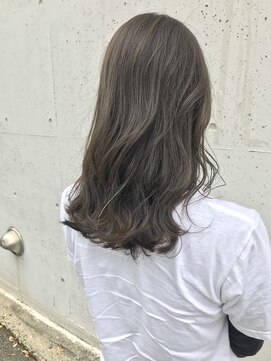 ヘアデザイン ソラ(Sola) 大人可愛いアッシュオリーブベージュ×ゆるふわロング