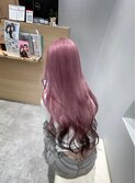 ロングで可愛いピンクヘア