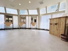 エム 神戸三宮('em)の雰囲気（★開放感あるアットホームな空間です★）