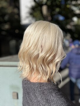 ワン(ONE) ホワイトブロンド