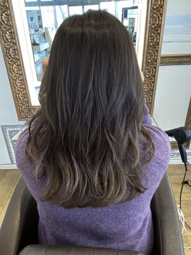 コワファースト 大分(COIFF1RST) グレージュ