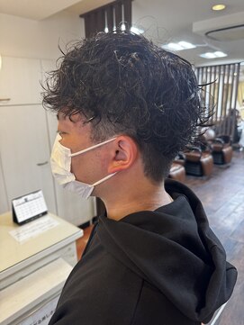フリーズ 千鳥橋店(Freez) メンズスパイラルパーマ