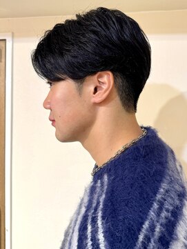 クレビアテン(CreBiA ten_) センターパート　ニュアンスパーマ　フェザーパーマ