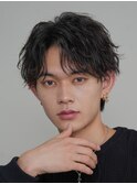 渋谷フェザーパーマ毛流れメンズカットセンターパート緩め30代