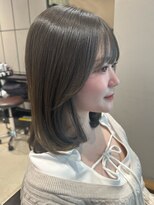 ヴィヴィ(VIVIE)&nbsp;オリーブグレー小顔まわりカットココアベージュ韓国くびれヘア