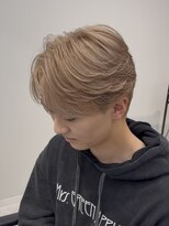 テンバイリップスヘアー(TEN by LIPPS hair)&nbsp;高円寺メンズブリーチカラーミルクティーベージュセンターパート