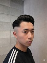 ワンワンオー バーバーショップ コンチネンタル(@110 BARBER SHOP continental)&nbsp;コームオーバーミドルフェードスキンフェード