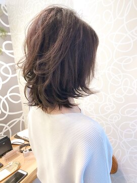 ミッシェル アフロート(michelle afloat) 20代30代40代50代ラウンドCカーブカットふんわり動きゆるくびれ