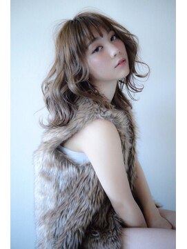 ラべリー 池袋(LOVELEY) ナチュラルミディアム×アッシュベージュ 【池袋】