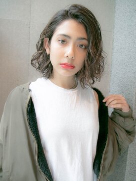 ルティア(Lutia) オリーブ系カラー カーキブラウン