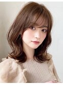 くびれミディな柔らかなスタイル