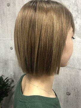 エンド(END) インナーカラー☆大人可愛いひし形ハンサムショートボブ前下がり