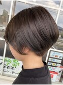 大人可愛い10代20代30代刈上げ前下がりショート