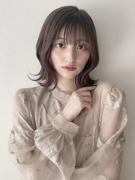 リコバイリリー 日吉(Lico by Lily) 32ミリのアイロンで仕上げるくびれミディ「LICO日吉」