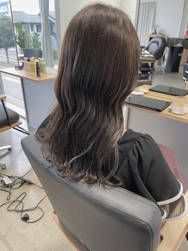 ヒトノワ(Hito.nowa) 似合わせカットセミロング × グレーベージュカラー