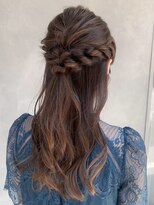 ガーデンヨコハマエスト(GARDEN YOKOHAMA est)&nbsp;お呼ばれヘアセット　ねじりアレンジ　ハーフアップ　ロング