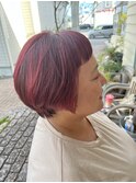 ピンクショートヘア
