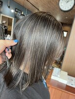 ロイズ ヘアデザイン アンド スパ(LOES) デザインカラー×白髪ぼかしハイライト×グレージュ