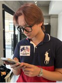 ピンクベージュブリーチカラーセンターパート