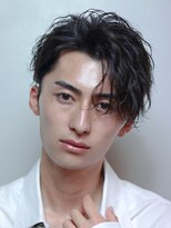 オーシャントーキョー サニー 原宿(OCEAN TOKYO Sunny)&nbsp;ツーブロックセンターパートツイストスパイラルパーマ黒髪