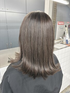 ネイビー(Navy) 外ハネ、ワンカールミディ