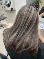 オニキス 原宿(ONYX)&nbsp;r157 ハイライト白髪白髪ぼかしカットバレイヤージュ