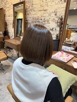 ワゴンバイアフロート(Wagon by afloat)&nbsp;ベージュブラウン×内巻きボブ