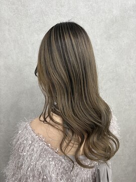アン(Hair make un) ミルクティーベージュ/ホワイトベージュ/ベージュ/ブリーチ