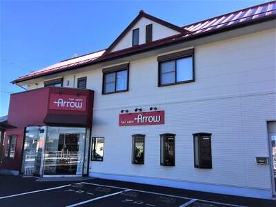 自然の光が差し込む店内で充実のサロンタイムを☆