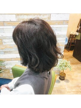 ハウオリ ヘアーワークス(Hauoli hair works) ライラックパープルツヤツヤロブ