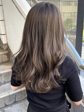 こんな明るいカラーも色持ち良く艶髪に！