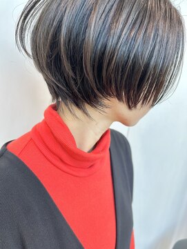 ステア ケース(stair case) 2023年王道ショートボブ前下がり耳かけ
