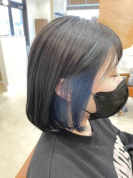 ジールサロン 学園の森店(ZEALSALON) ブルーのインナカラーが映えるボブスタイル