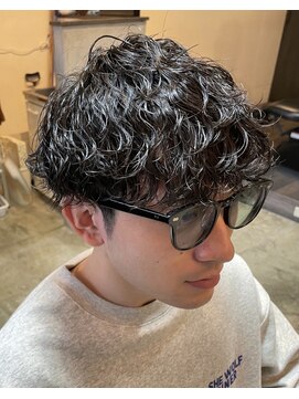 ジュンヌオム リンカラン(Jeune Homme LINGKARAN) 刈り上げマッシュ×波巻きスパイラルパーマ