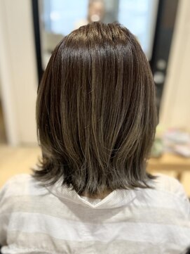 ニーイチイチ(211) 美髪/くびレイヤー