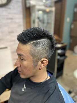 リーヴァ プラス(RIVA +) 刈り上げショート