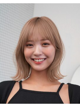 ジョエミバイアンアミ(joemi by Un ami) ブロンドベージュ/くびれボブ