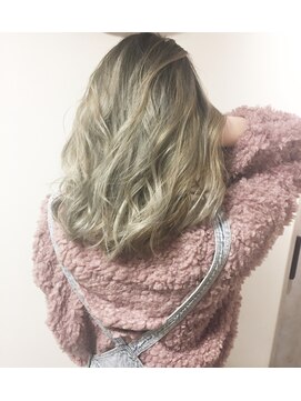 ロロネー 三国(Lolonois) 【Lolonois三国】ホワイトアッシュバレイヤージュ