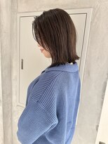 ヨーク(YOKE)&nbsp;YOKE 切りっぱなしボブ外ハネボブアッシュグレーベージュ艶髪