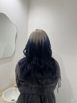 モニカ 栄店(MONIQA)&nbsp;ホワイトベージュ × ネイビーブルー