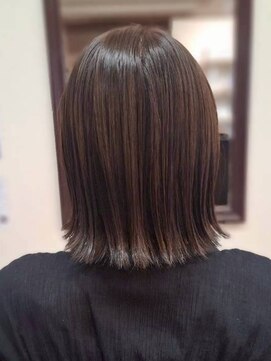 マノ マノ(Mano Mano) 外はねボブ