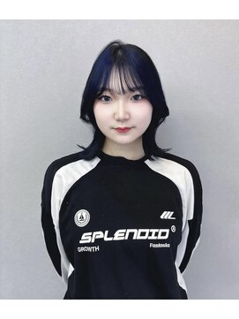 エミーバイモアムー(Emmie byMoremuu) 【あいり】くびれショート