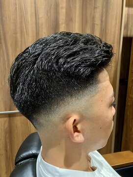 スキンフェードアイロンパーマ