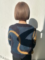 ロックス バイ マグ 松本(rocks BY MAG)&nbsp;ハイトーンカラーミルクティーベージュミニ丸みボブ