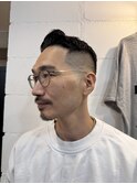 スキンフェードサイドパートスタイル