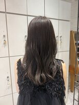 ヴァネッサ(VANESSA)&nbsp;透明感◎明るめグレージュカラー！/吉川沙知