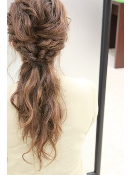 ハブ ヘアー(HUB hair) ゆるふわダウンアレンジ