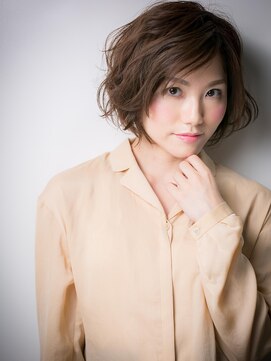 カバーヘアアンドスパ ブリス 浦和(COVER HAIR&SPA bliss) 無造作カールの小顔アシンメトリーショートw浦和20代30代40代